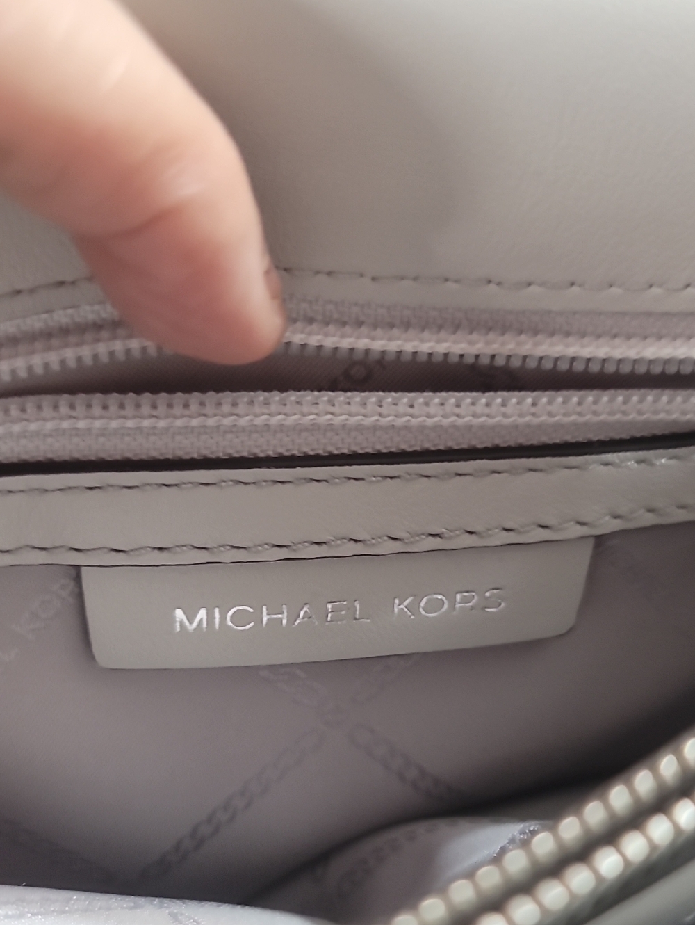 MICHAEL KORS Whitney Logo Convertible Shoulder Bag With Dustbag NWOT $598 - Picture 7 of 7
